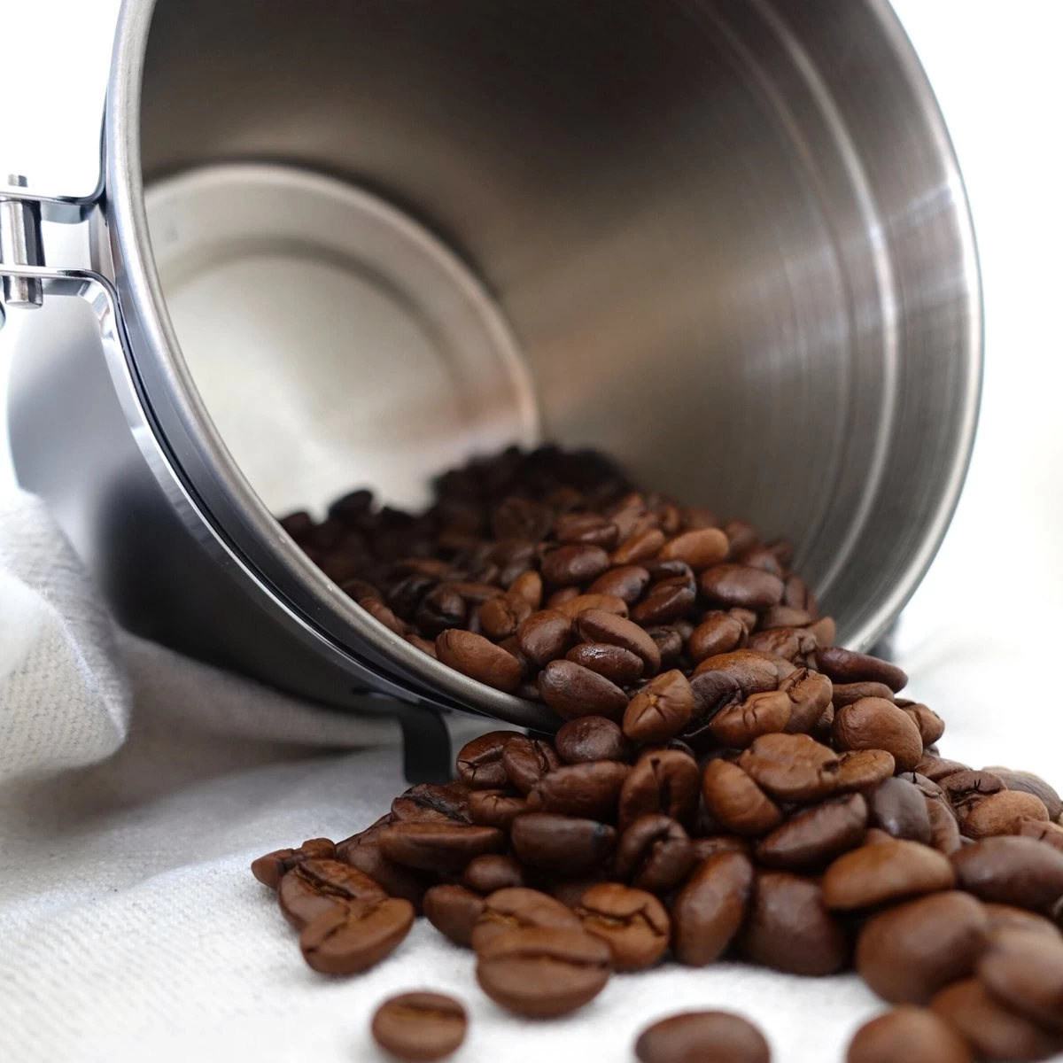 House Of Husk Koffieblik Met CO² Ventilatie - Bewaarblik - Voorraadbussen - Voorraadblik - RVS - Zwart - 1.5 Liter - Afbeelding 8